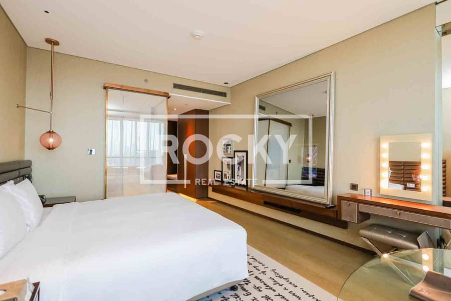 HOTEL ROOM | IN HOTEL POOL | VACANT - Image 8