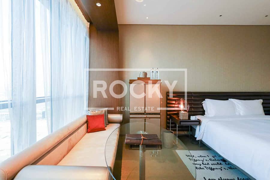 HOTEL ROOM | IN HOTEL POOL | VACANT - Image 9