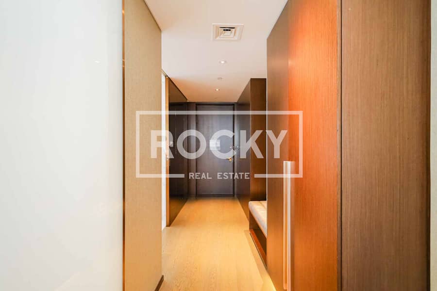 HOTEL ROOM | IN HOTEL POOL | VACANT - Image 11