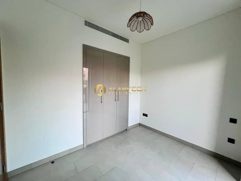 Community View | Prime Location | Spacious Unit - Image 8