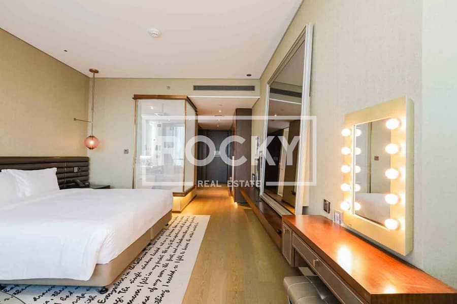 HOTEL ROOM | IN HOTEL POOL | VACANT - Image 12