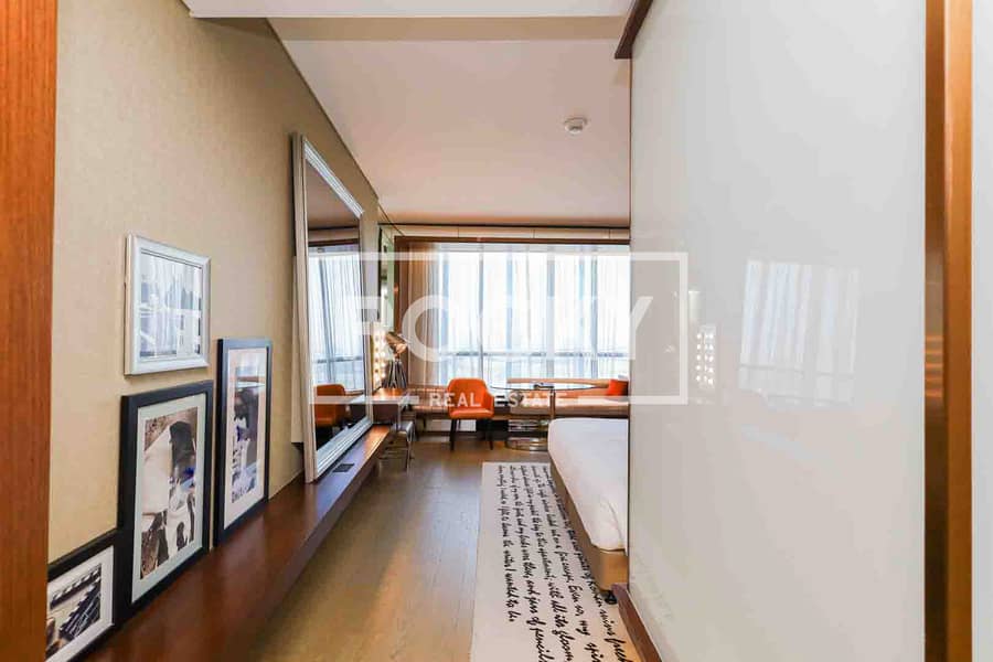 HOTEL ROOM | IN HOTEL POOL | VACANT - Image 14