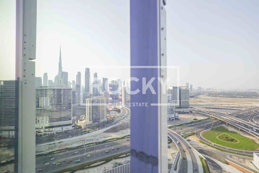 HOTEL ROOM | IN HOTEL POOL | VACANT - Image 22