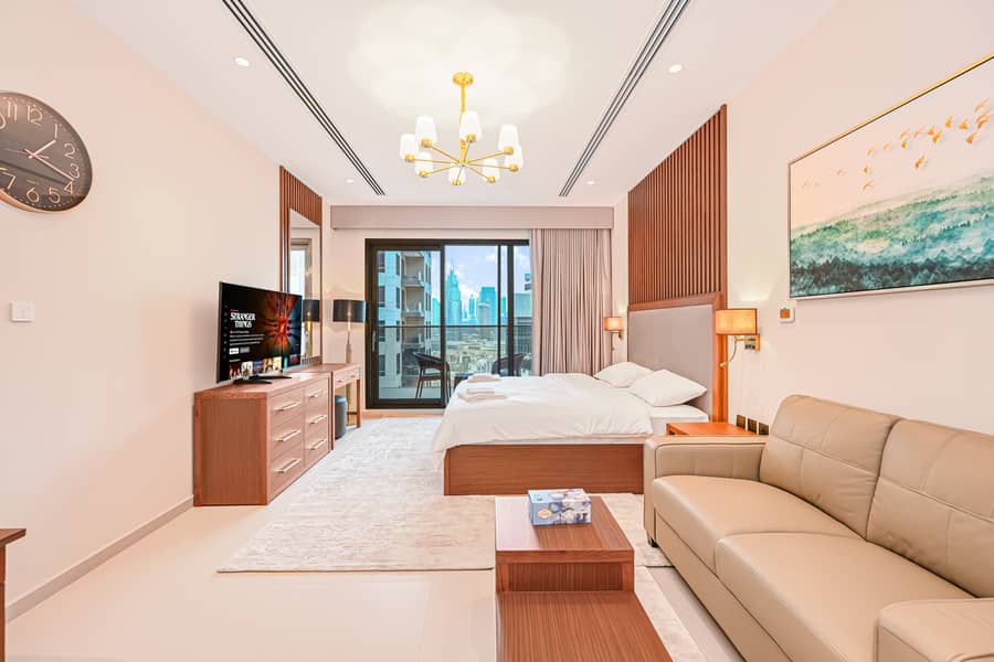 Elite Downtown 2 // Furnished Studio Apartment (Monthly Options)