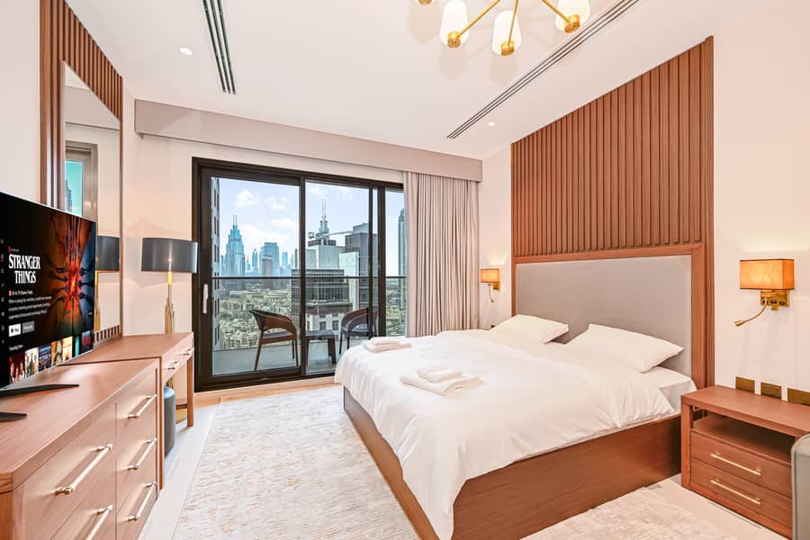 Elite Downtown 2 // Furnished Studio Apartment (Monthly Options)