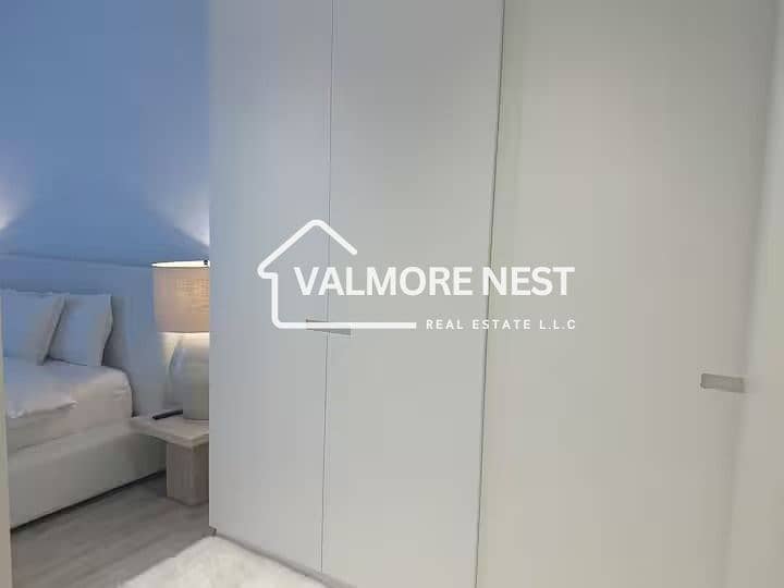 Premium furnished unit with great amenity I Available in 12 cheques I Prime spot - Image 12