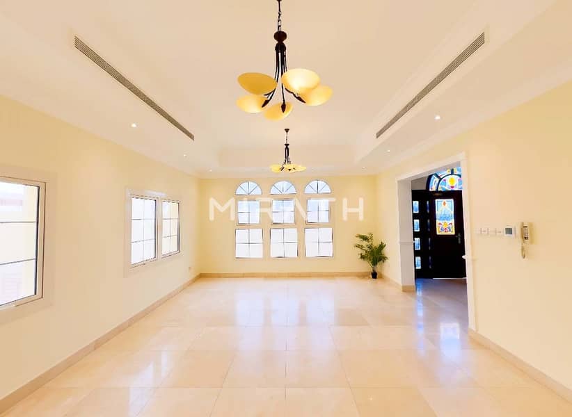 Spacious Villa | 4 cheques | Prime Location