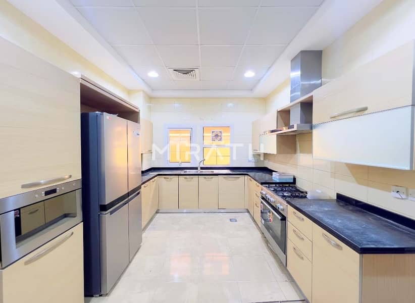 Spacious Villa | 4 cheques | Prime Location