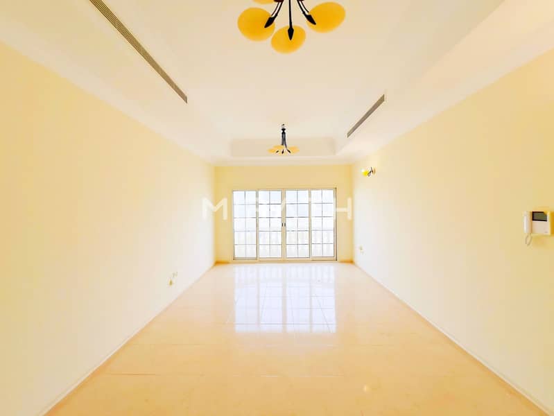 Spacious Villa | 4 cheques | Prime Location - Image 6