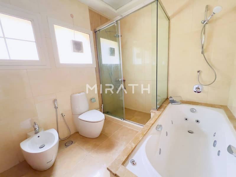 Spacious Villa | 4 cheques | Prime Location - Image 9