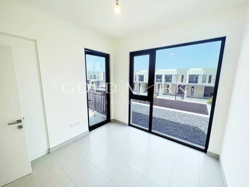 3 BR + Maids | Area Specialist | Single Row - Image 7