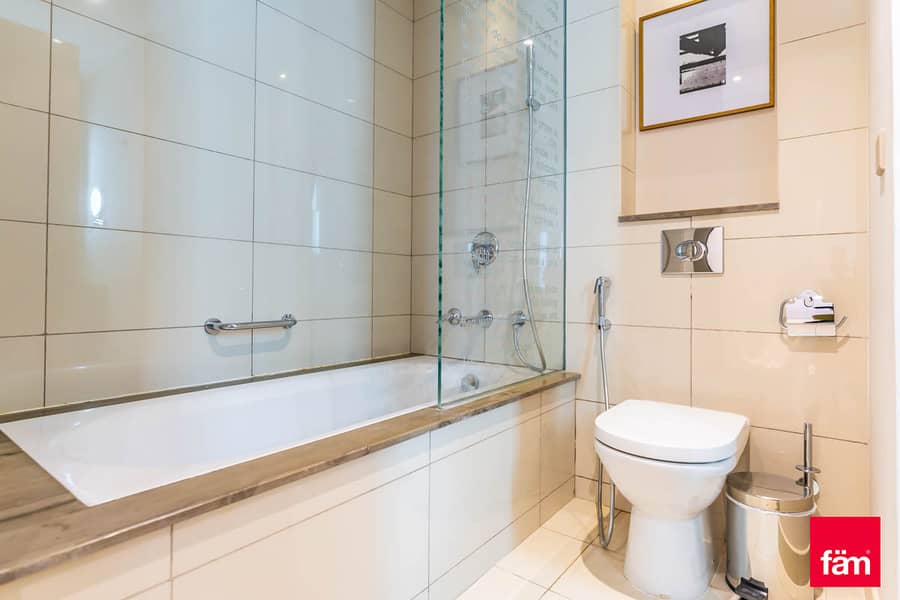 Furnished Exclusive 2BR at High floor - Image 13