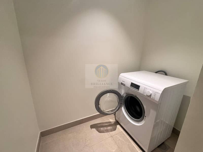 Elegant 1BR Brand New | Balcony | Burj Khalifa Community | Downtown - Image 10