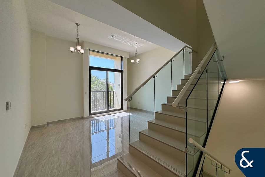 Single Row | 4 Bedrooms | Near Golf Club - Image 7