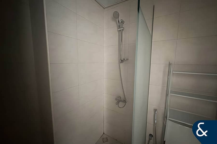 Vacant Now | Open View | Spacious Layout - Image 8