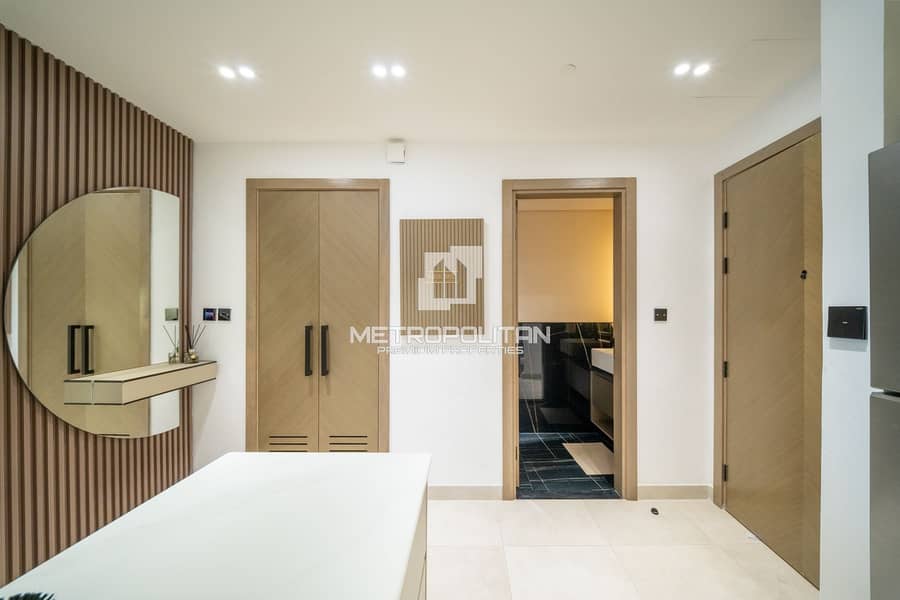 Vacant | Fully Furnished & Upgraded | Private Jacuzzi - Image 6