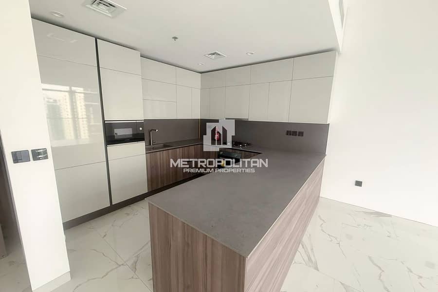 Vacant | Burj Khalifa Views | Bright and Spacious