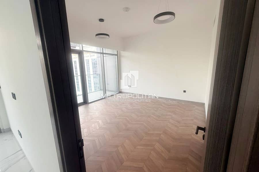 Vacant | Burj Khalifa Views | Bright and Spacious