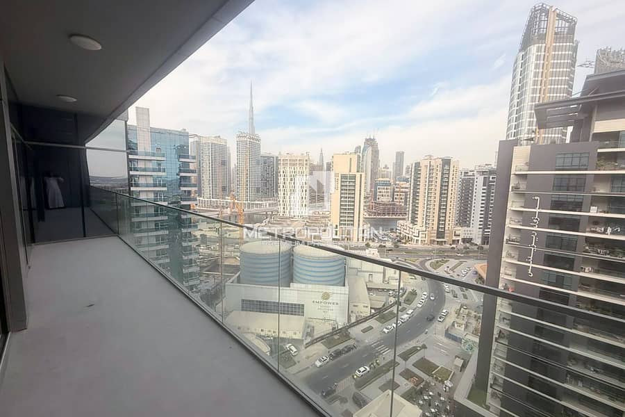 Vacant | Burj Khalifa Views | Bright and Spacious - Image 8