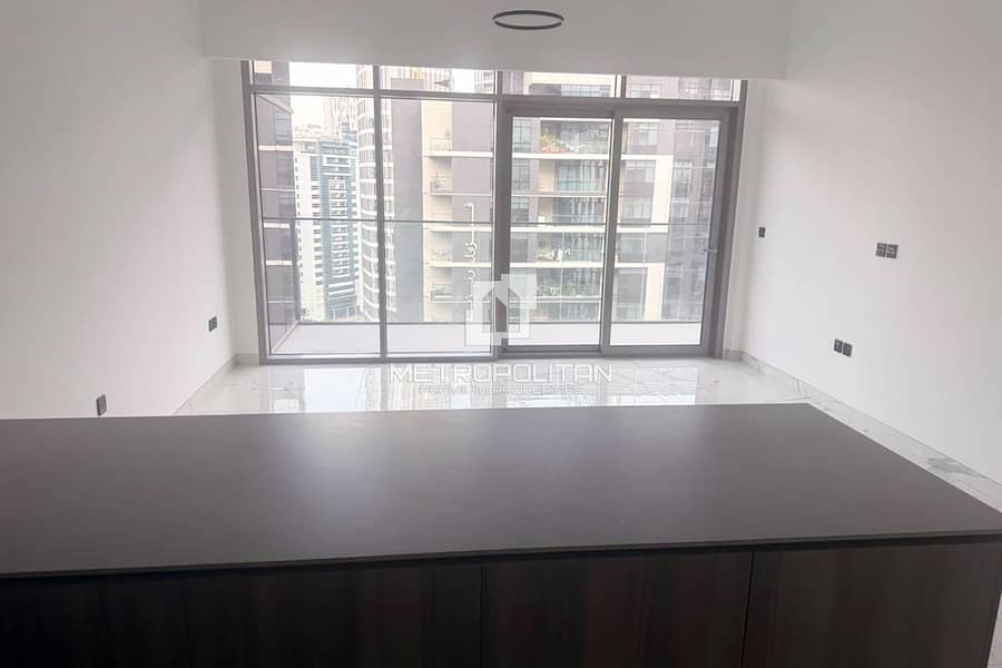 Vacant | Burj Khalifa Views | Bright and Spacious - Image 11