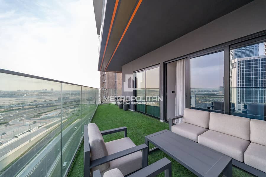 Vacant | Fully Furnished & Upgraded | Private Jacuzzi - Image 18