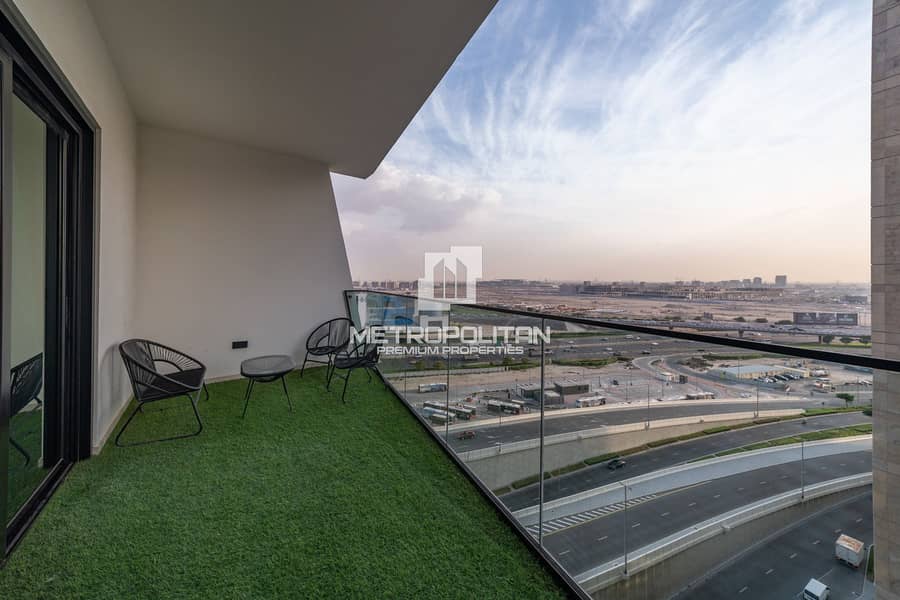 Vacant | Fully Furnished & Upgraded | Private Jacuzzi - Image 19