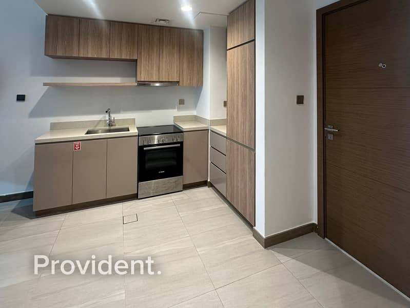 Spacious | Prime Location | Bright - Image 6