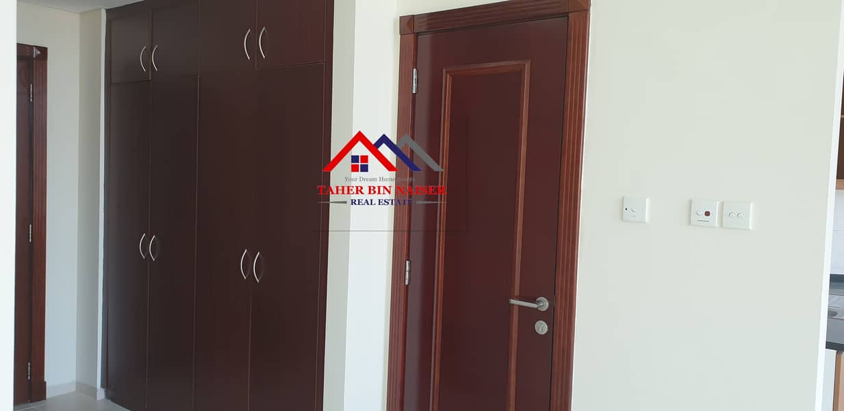 NEXT TO METRO L SHA PE BALCONY STUDIO FLAT FOR SALE - Image 11