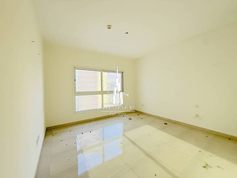 Ready to move in | Prime Location | Pool View - Image 6