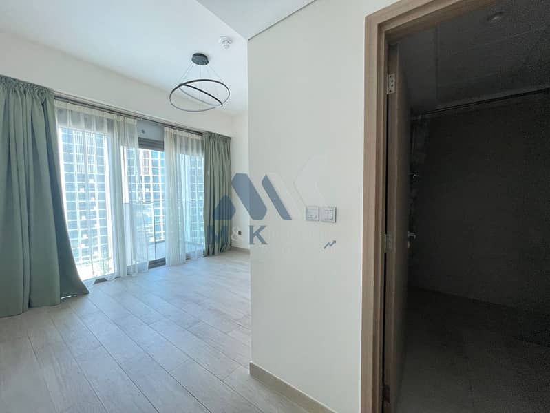 Best Deal / Water and Pool View / Unfurnished - Image 6