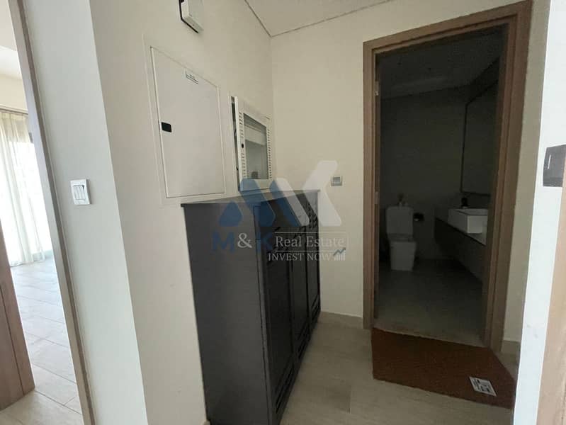 Best Deal / Water and Pool View / Unfurnished - Image 7