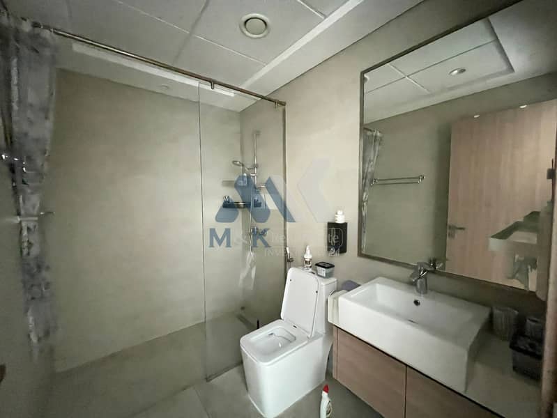 Best Deal / Water and Pool View / Unfurnished - Image 10