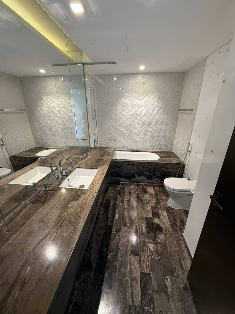 Luxury 3-Bedroom + Maid’s Room Apartment – DAMAC Heights, Dubai Marina - Image 7