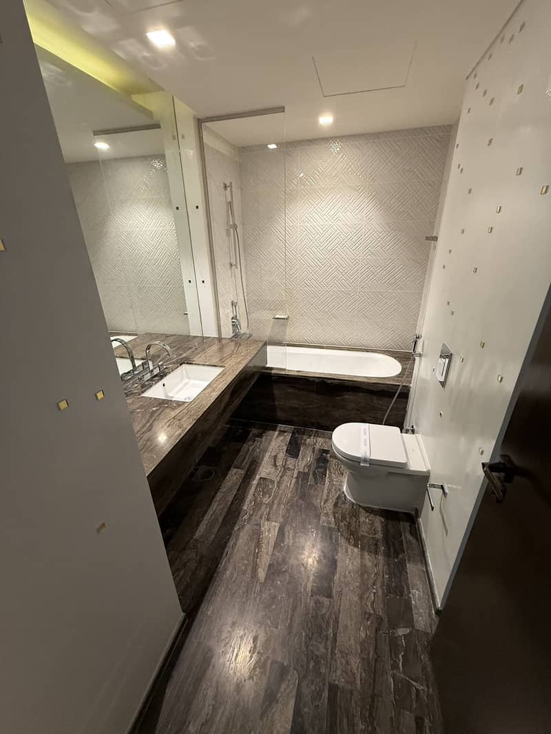 Luxury 3-Bedroom + Maid’s Room Apartment – DAMAC Heights, Dubai Marina - Image 8