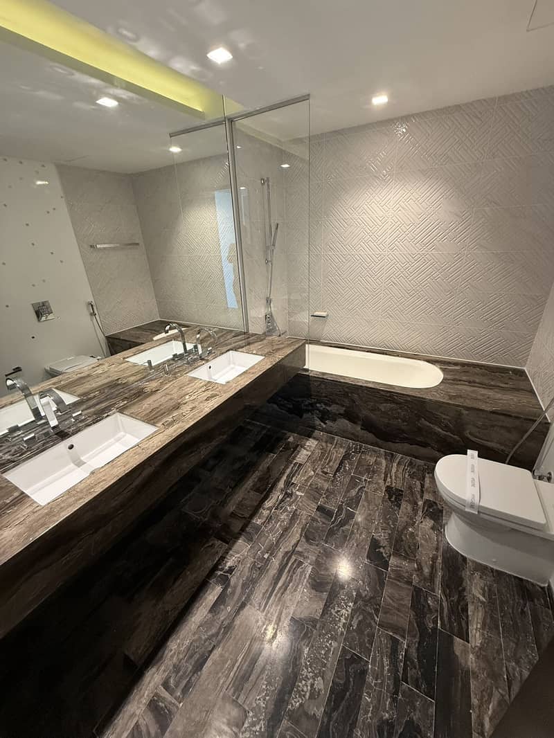 Luxury 3-Bedroom + Maid’s Room Apartment – DAMAC Heights, Dubai Marina - Image 11