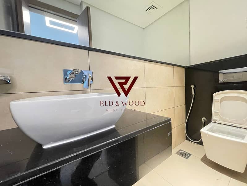 Open Kitchen | Spacious | Luxury Living - Image 12