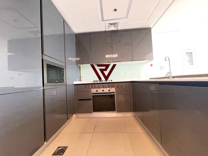 Open Kitchen | Spacious | Luxury Living - Image 11