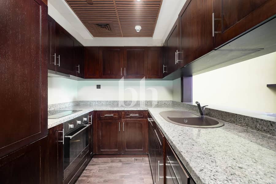 Upgraded | Duplex | Skyline view | VOT | Exclusive
