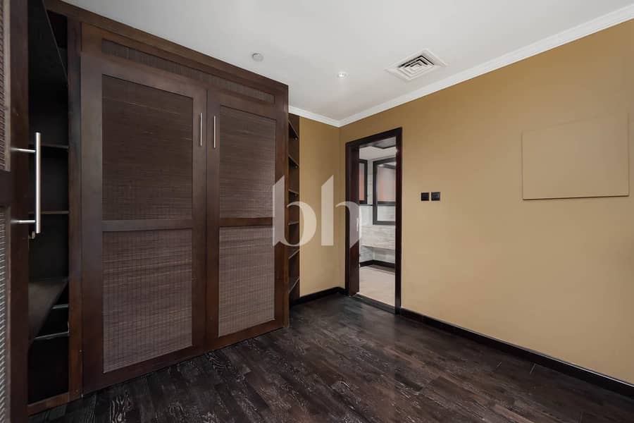 Upgraded | Duplex | Skyline view | VOT | Exclusive - Image 6