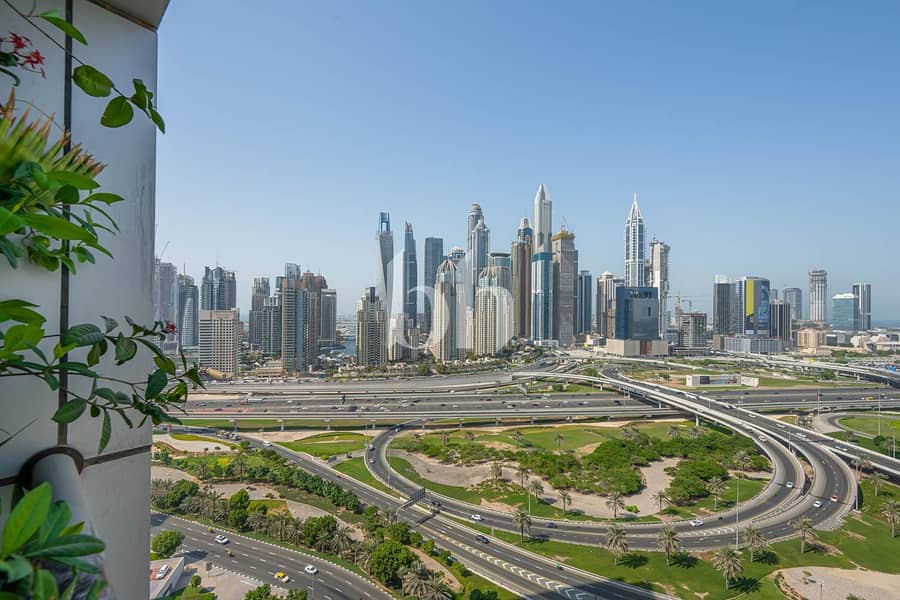 Upgraded | Duplex | Skyline view | VOT | Exclusive - Image 10