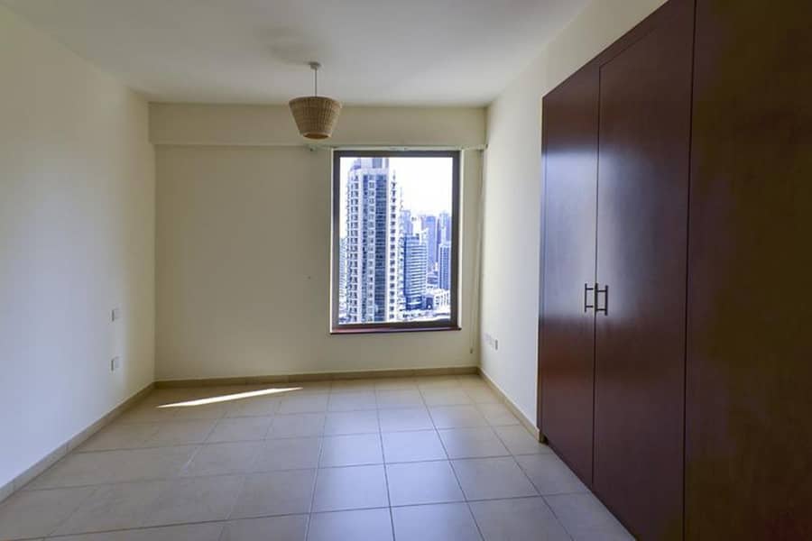 Unfurnished 4 | Mid Floor | Panoramic Windows | Marina View - Image 8