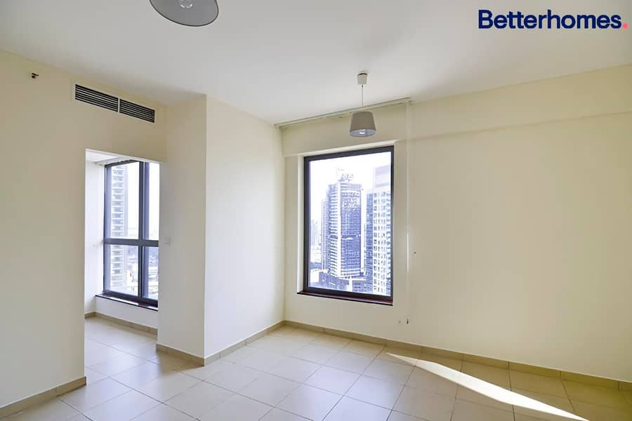 Unfurnished 4 | Mid Floor | Panoramic Windows | Marina View - Image 10