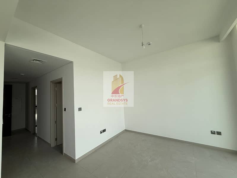 Spacious ll Modern Layout |l Prime Location - Image 12