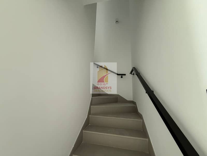 Spacious ll Modern Layout |l Prime Location - Image 13