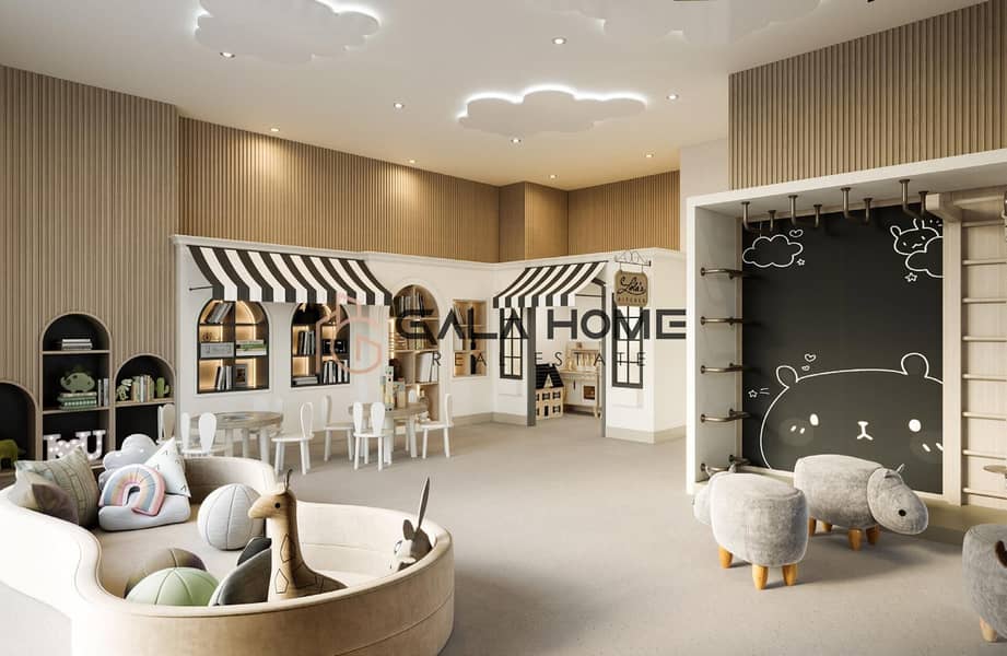 Luxury Living with Panoramic Golf Views