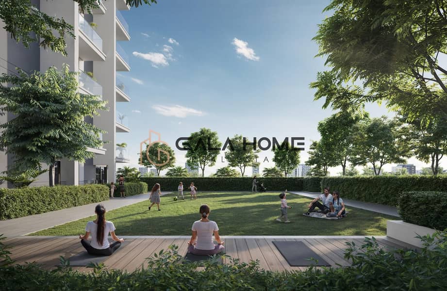 Luxury Living with Panoramic Golf Views - Image 10