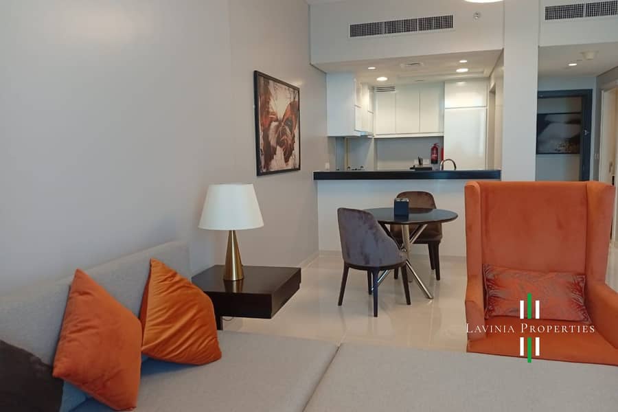 Fully Furnished | Golf View | Spacious Living Area - Image 8