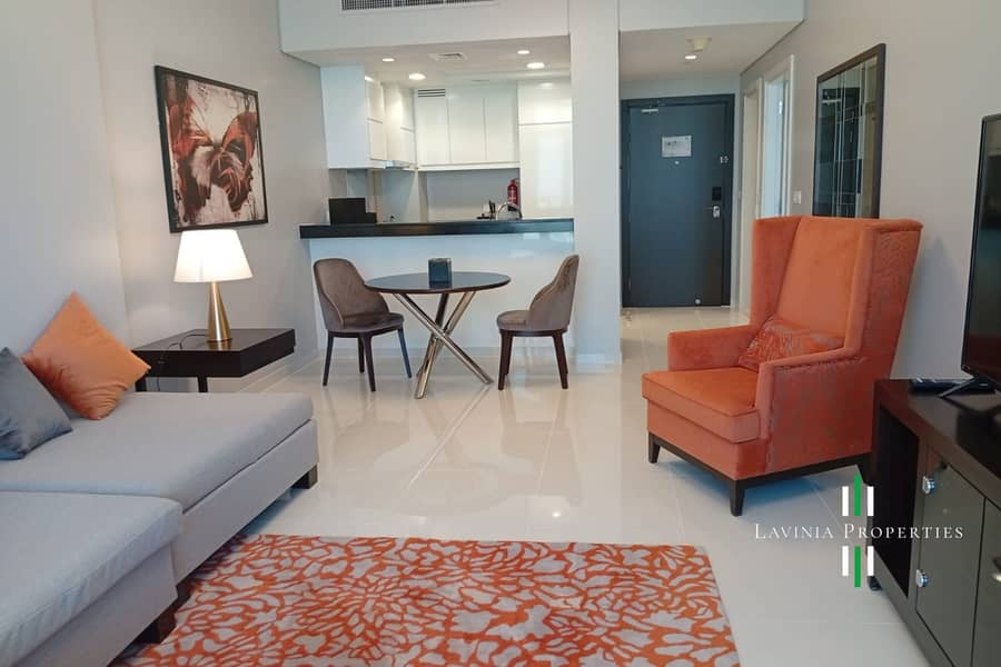 Fully Furnished | Golf View | Spacious Living Area - Image 9