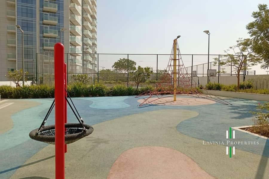 Fully Furnished | Golf View | Spacious Living Area - Image 16