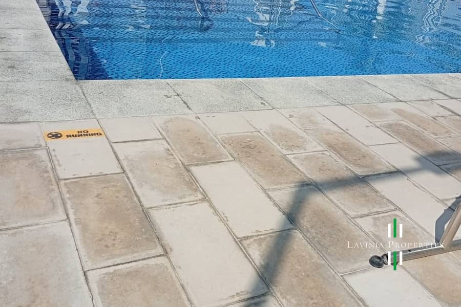 Fully Furnished | Golf View | Spacious Living Area - Image 17